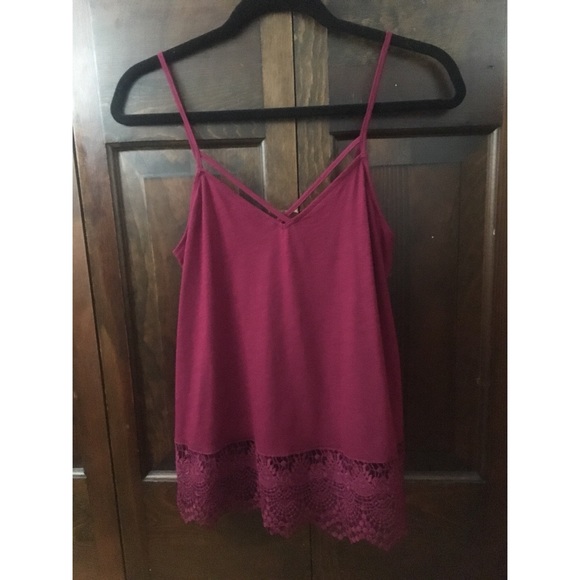 Express flowy tank with lace - Picture 2 of 6
